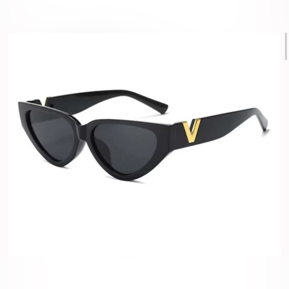 Black Cat Eye Sunglasses Gold V Detail UV Protection Trendy Chic Sunnies
